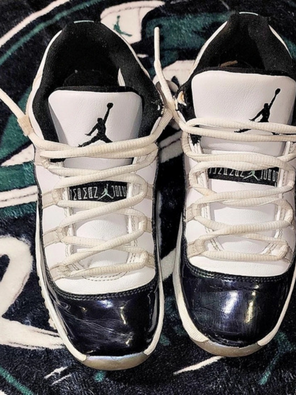 Jordan Air Jordan 11 Retro "Emerald" Boys US 2.5